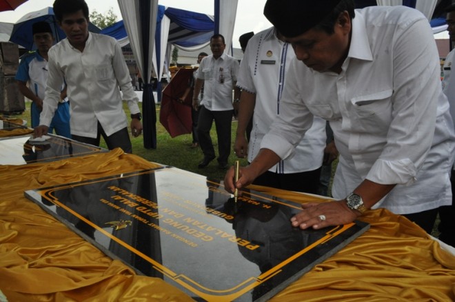 Gubernur HBA meresmikan Gedung Workshop UPTD Jasa Konstruksi Dinas PU Provinsi Jambi